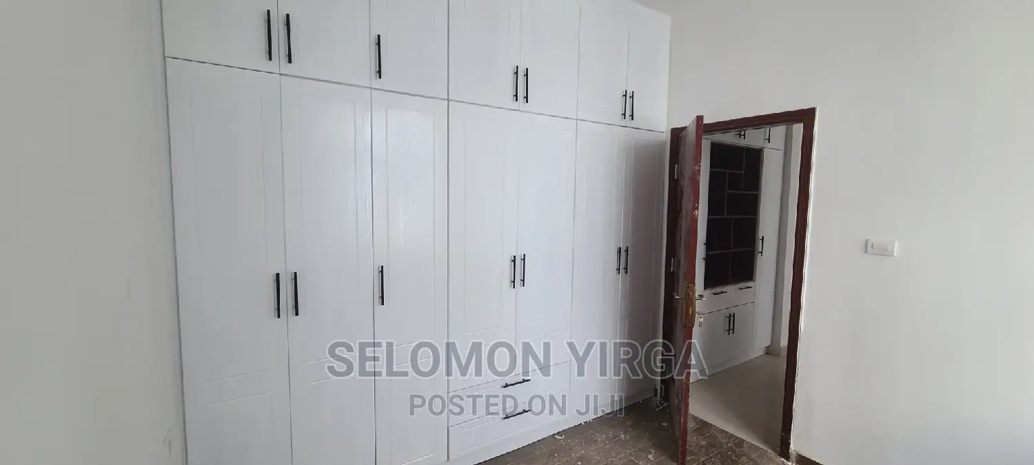 2bdrm Apartment in ከድስ አበባ, Bole for sale