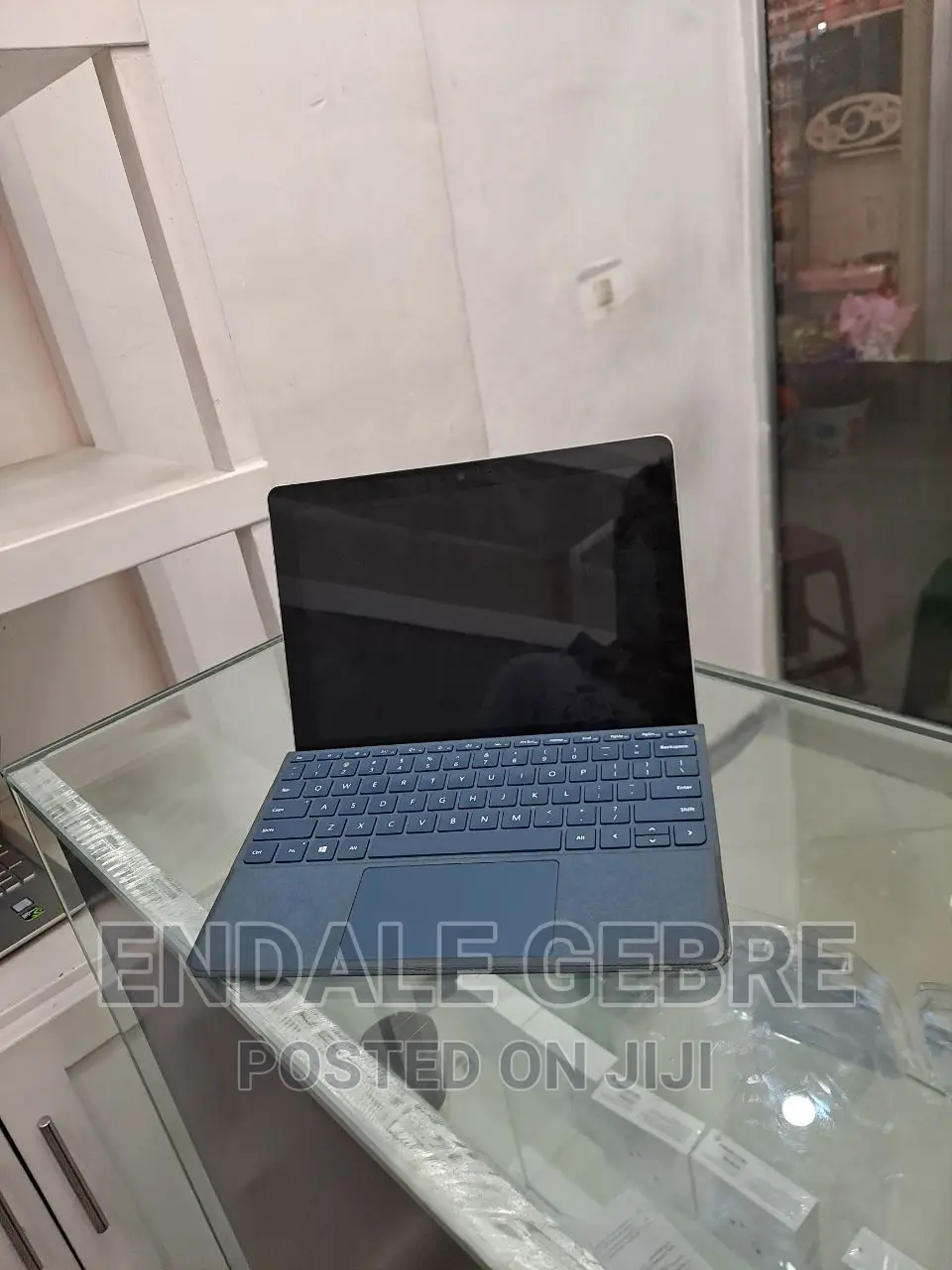 New Laptop Microsoft Surface 4GB Intel Core I3 SSD 60GB