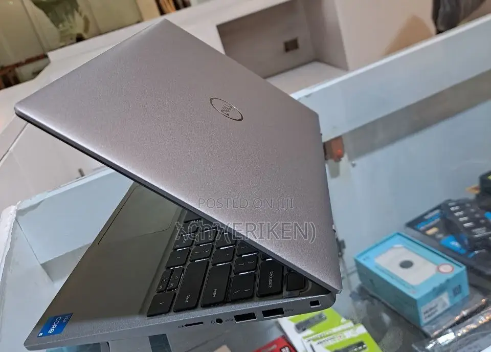 New Laptop Dell Latitude 5310 8GB Intel Core I5 SSD 256GB