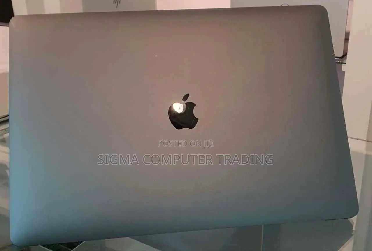New Laptop Apple MacBook Pro 2018 16GB Intel Core I7 SSD 512GB