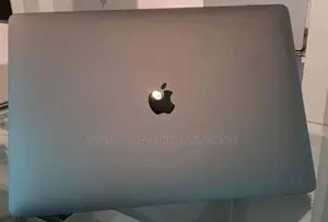 New Laptop Apple MacBook Pro 2018 16GB Intel Core I7 SSD 512GB