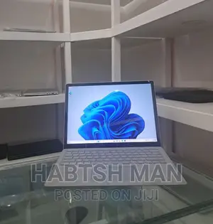 New Laptop Microsoft Surface 2 8GB Intel Core I5 SSD 256GB