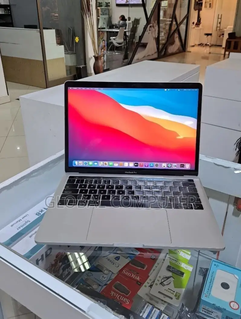 New Laptop Apple MacBook Pro 2019 6GB Intel Core I5 SSD 512GB