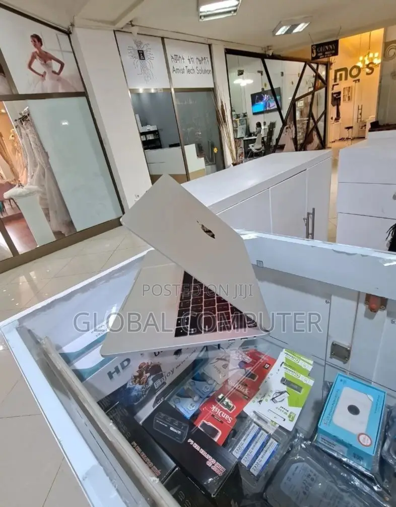 New Laptop Apple MacBook Pro 2019 6GB Intel Core I5 SSD 512GB