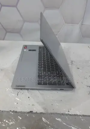 Photo - New Laptop Lenovo IdeaPad U400 12GB AMD Ryzen 7 SSD 512GB