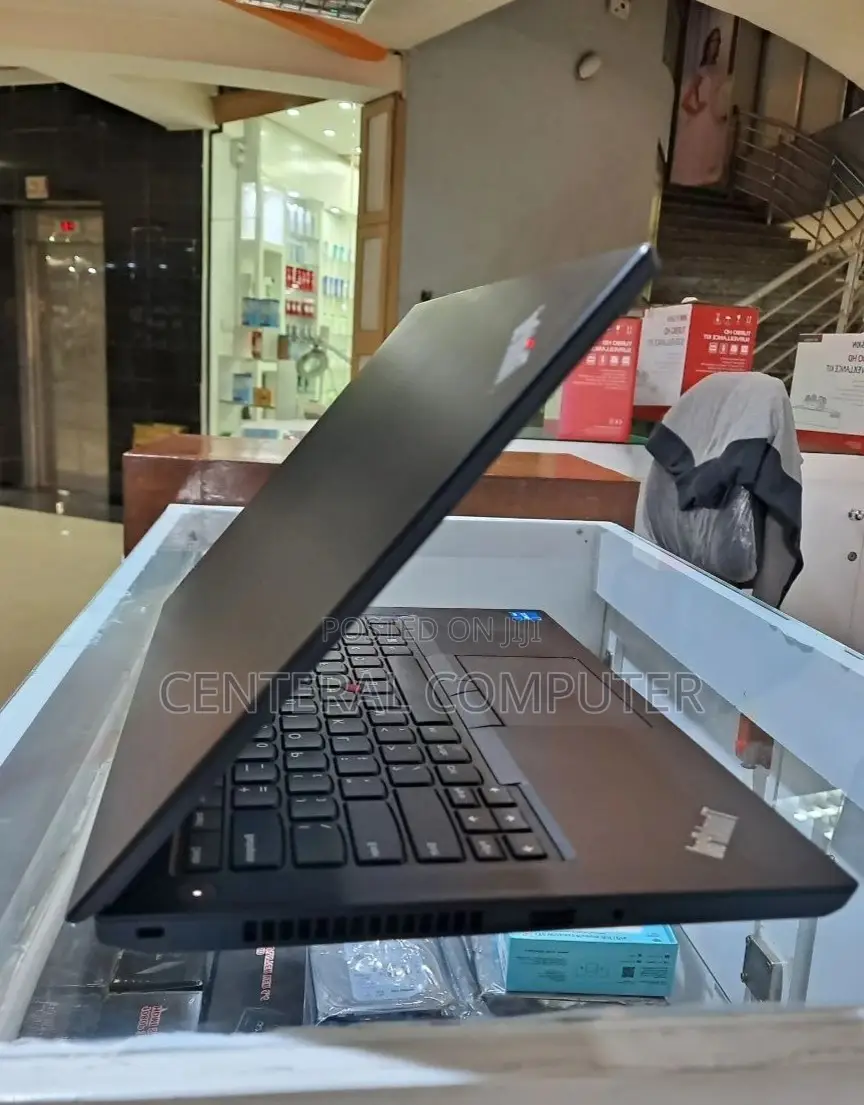 New Laptop Lenovo ThinkPad T400s 8GB Intel Core I7 SSD 512GB