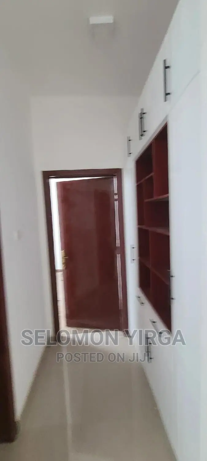 2bdrm Apartment in ከድስ አበባ, Bole for sale