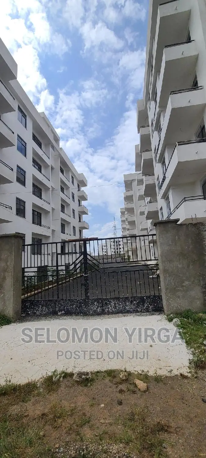 2bdrm Apartment in አድስ አበባ, Bole for sale