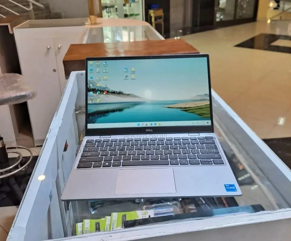 New Laptop Dell Latitude 13 7350 8GB Intel Core I5 SSD 256GB