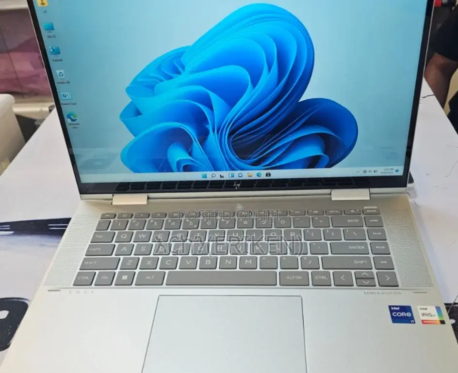 New Laptop HP Envy X360 16GB Intel Core I7 SSD 512GB