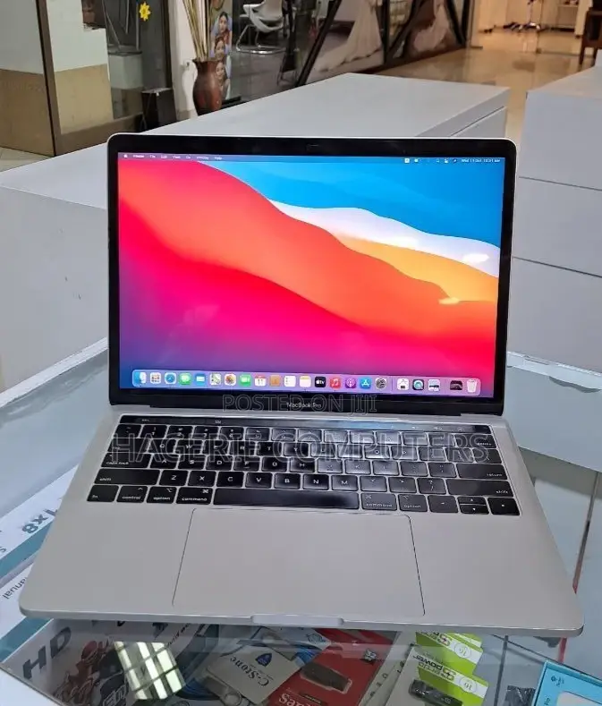 New Laptop Apple MacBook Pro 2019 8GB Intel Core I5 SSD 512GB