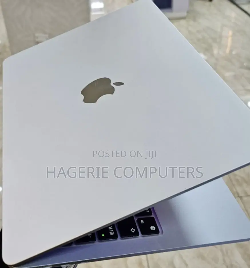 New Laptop Apple MacBook Air 2022 M2 8GB Apple M2 SSD 256GB