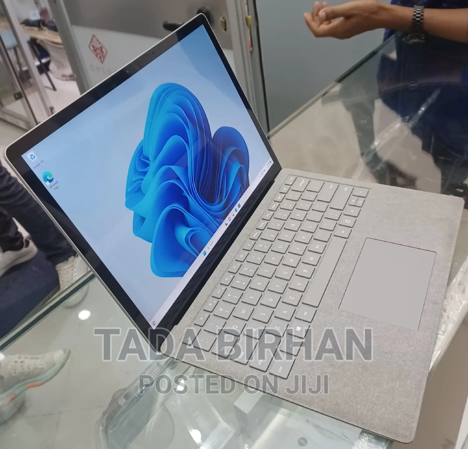 New Laptop Microsoft Surface 8GB Intel Core I5 SSD 256GB