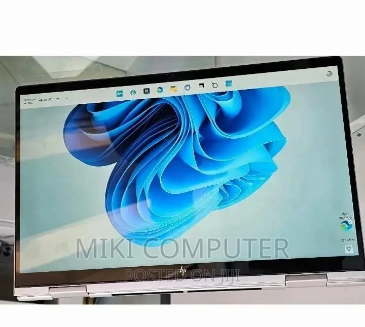 New Laptop HP Envy X360 8GB Intel Core i5 SSD 1T