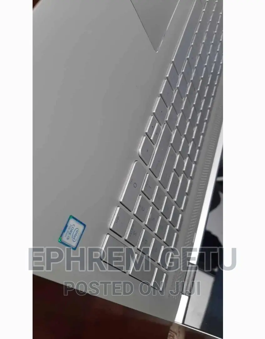 New Laptop HP Envy X360 8GB Intel Core i5 SSD 512GB