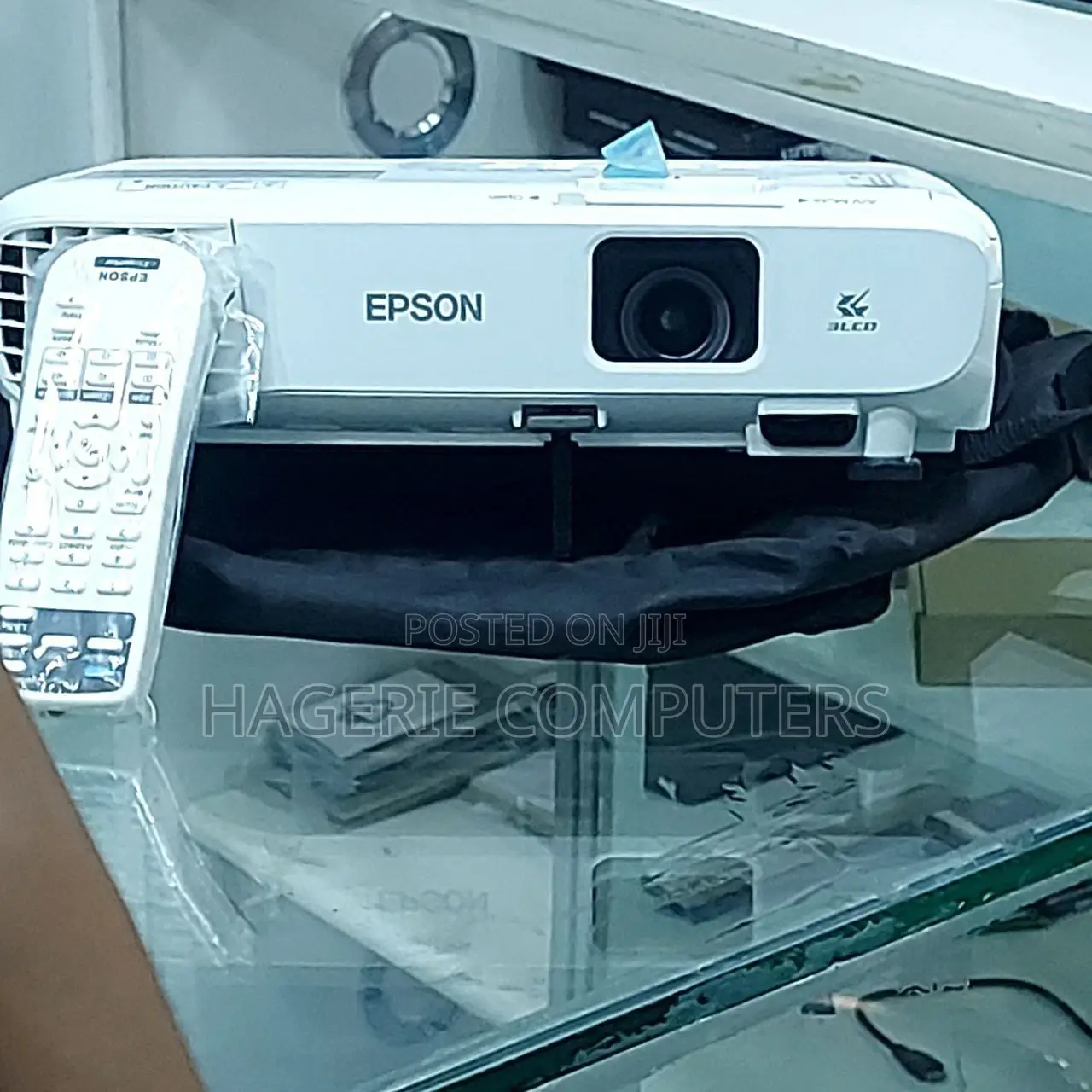Epson Projector With Bag and Remote Control