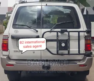 Toyota Land Cruiser 2005 White