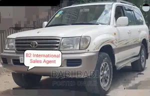 Toyota Land Cruiser 2005 White