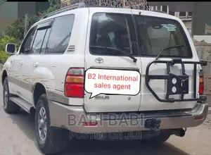 Toyota Land Cruiser 2005 White