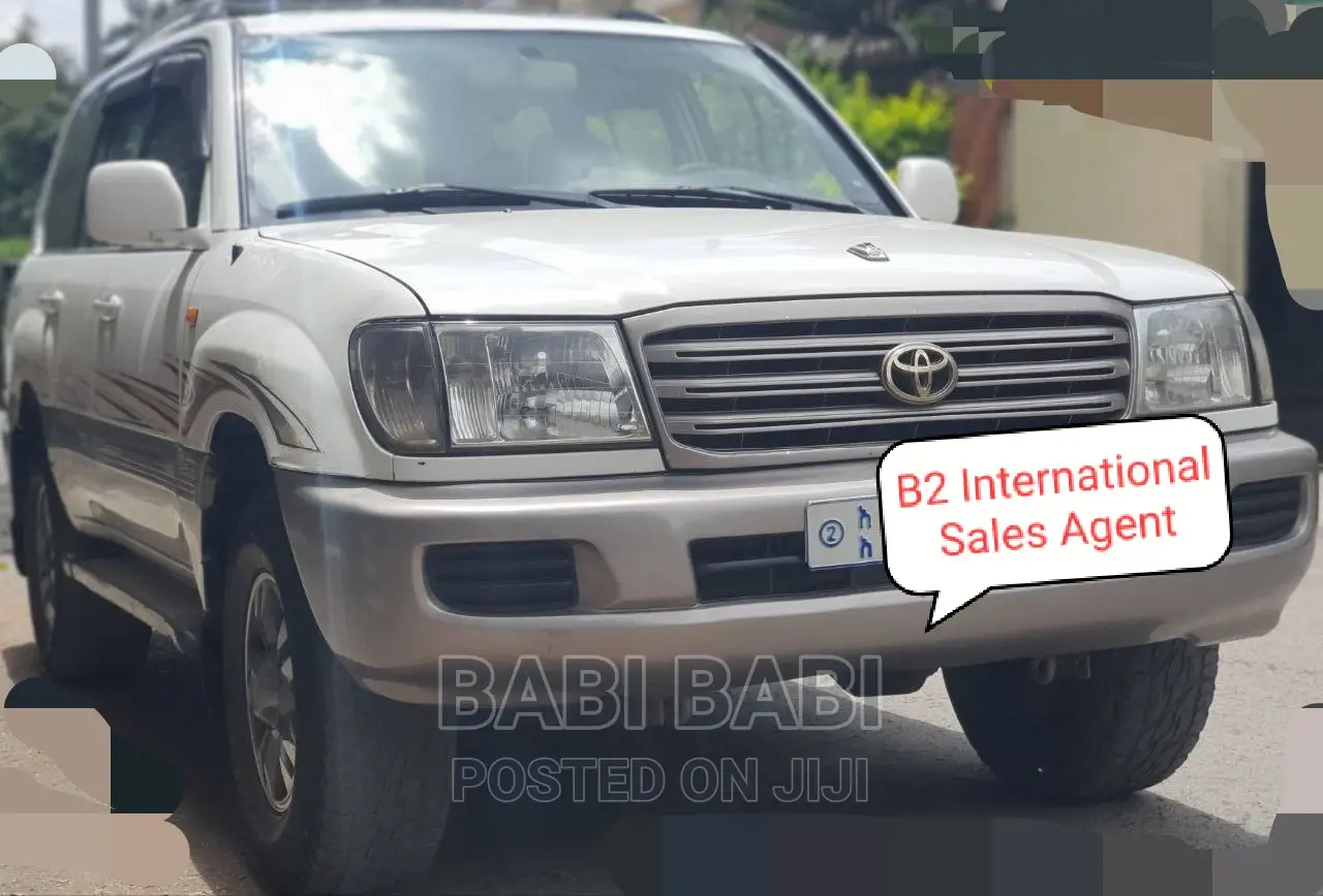 Toyota Land Cruiser 2005 White