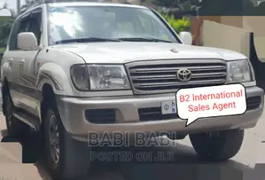 Toyota Land Cruiser 2005 White