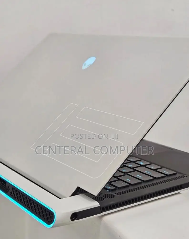 New Laptop Alienware Area-51m 32GB Intel Core I7 SSD 1T