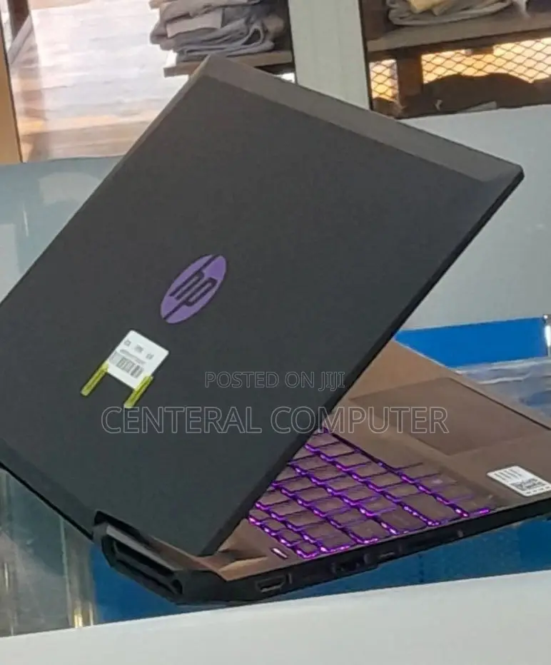New Laptop HP Pavilion 17z 16GB Intel Core I7 SSD 512GB