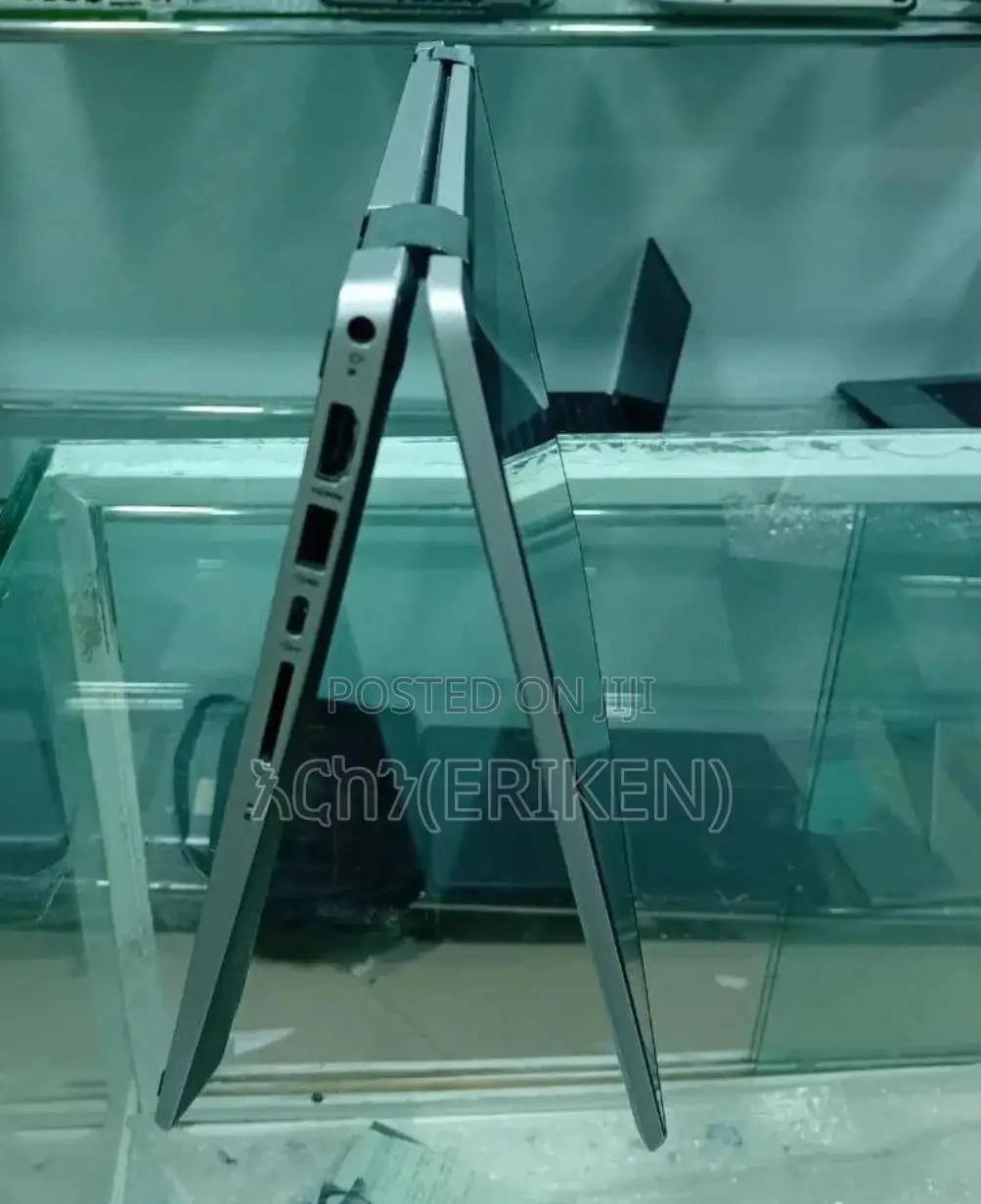 New Laptop HP Pavilion X360 8GB Intel Core i5 SSD 256GB