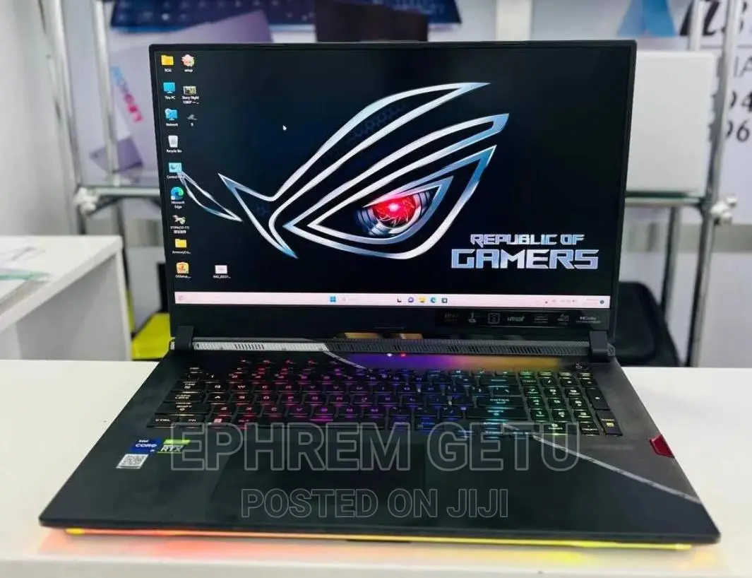 New Laptop Asus ROG Strix G17 32GB Intel Core i9 SSD 1T