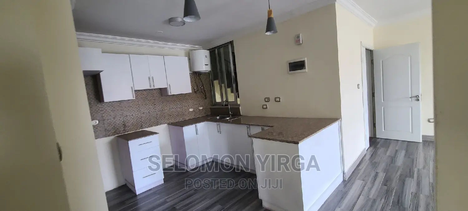 4bdrm Apartment in አድስ አበባ, Bole for rent