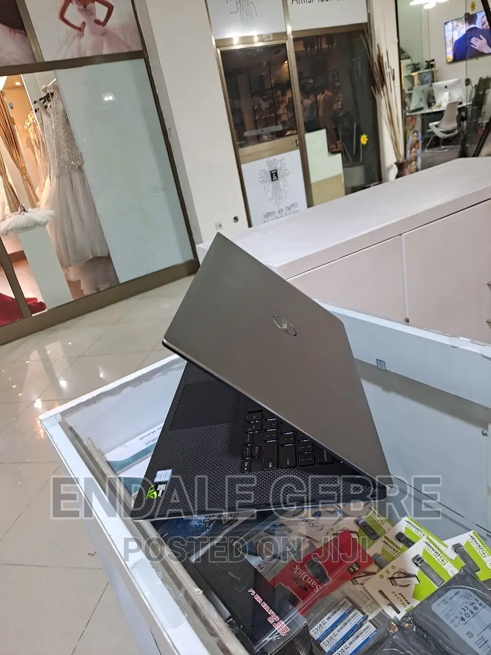 New Laptop Dell Insprion 11Z 16GB Intel Core I7 SSD 512GB