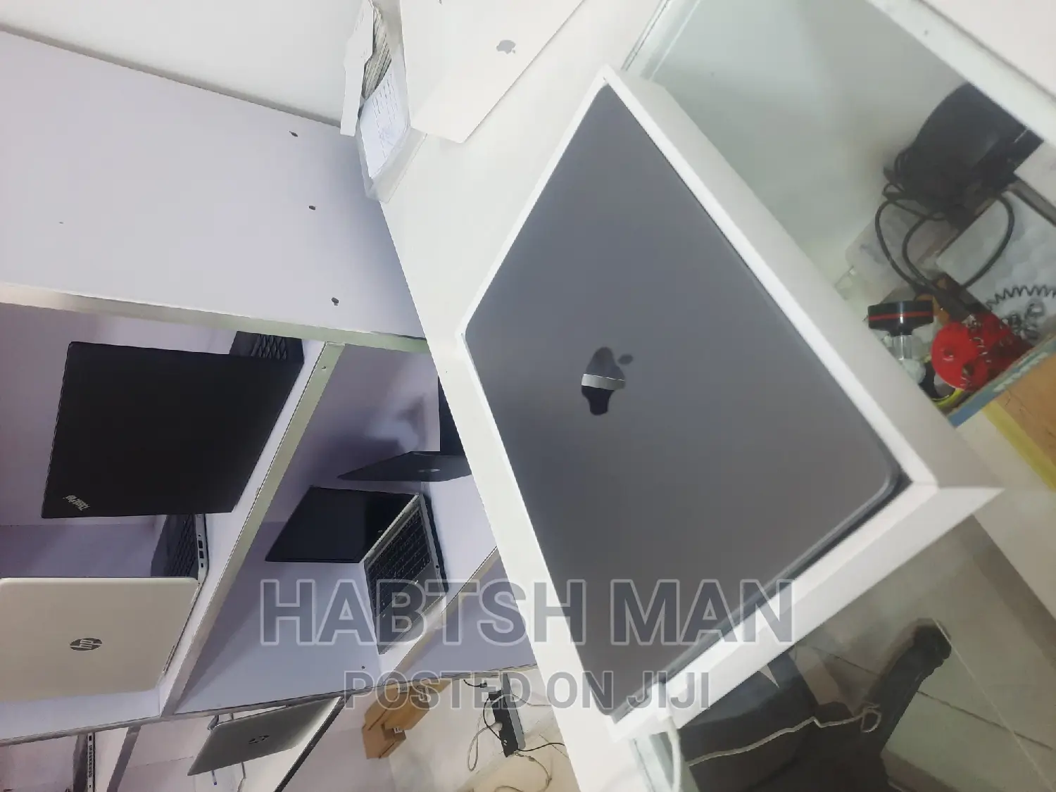 New Laptop Apple MacBook Air 2022 M2 8GB Apple M2 SSD 256GB