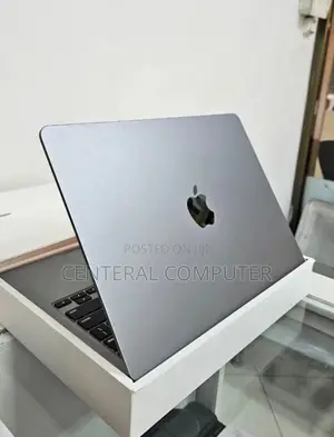 Photo - New Laptop Apple MacBook Air 2022 M2 8GB Apple M2 SSD 256GB