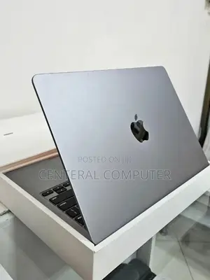 New Laptop Apple MacBook Air 2022 M2 8GB Apple M2 SSD 256GB