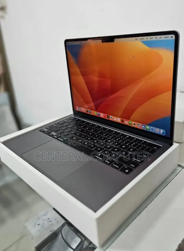 New Laptop Apple MacBook Air 2022 M2 8GB Apple M2 SSD 256GB