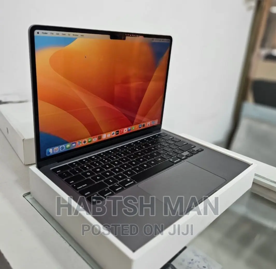 New Laptop Apple MacBook Air 2022 M2 8GB Apple M2 SSD 256GB