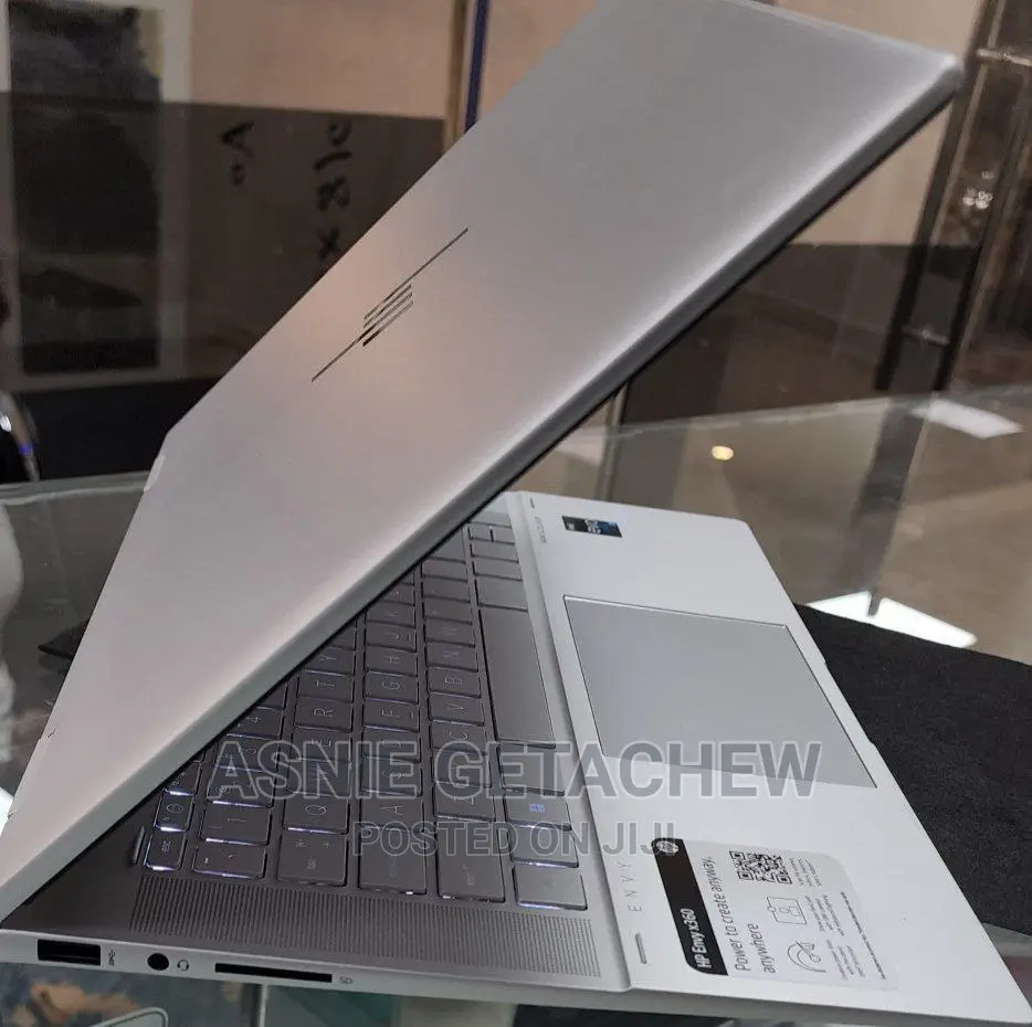 New Laptop HP Envy X360 256GB Intel Core I7 SSD 512GB