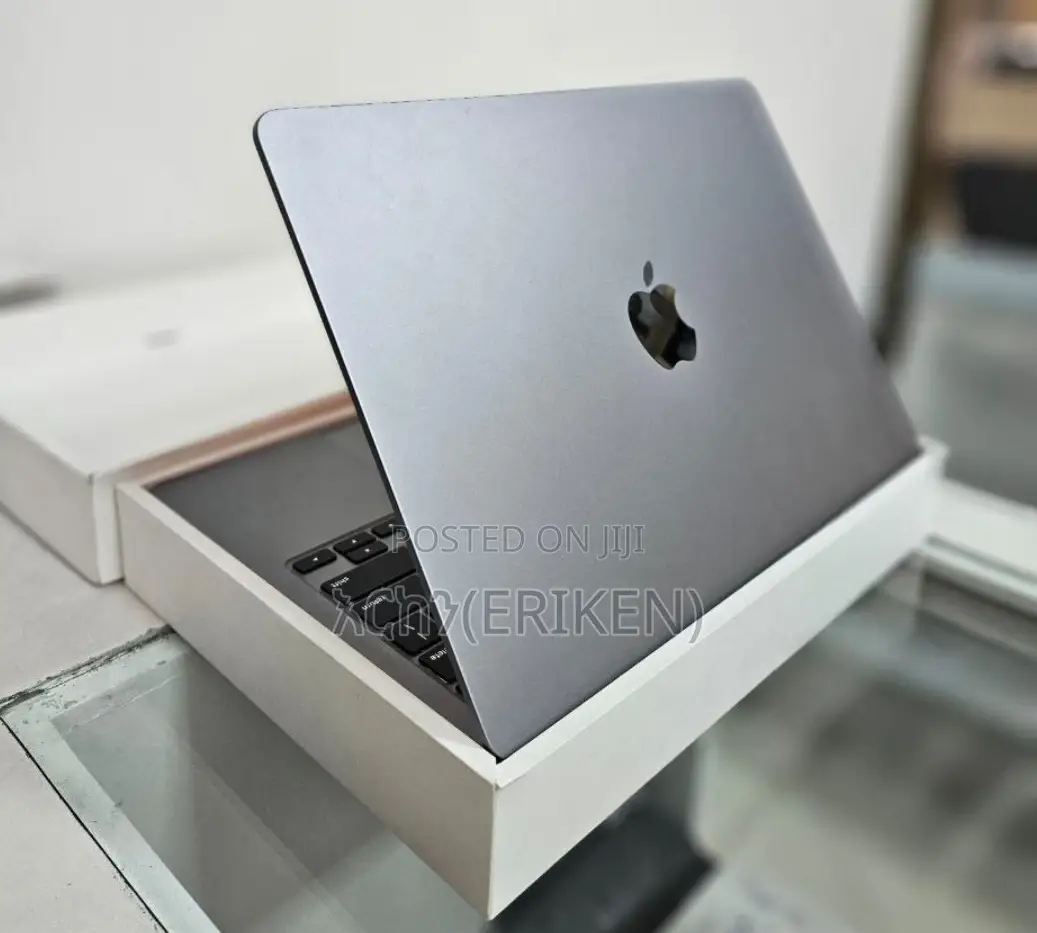 New Laptop Apple MacBook Air 2023 M2 8GB Apple M2 SSD 256GB