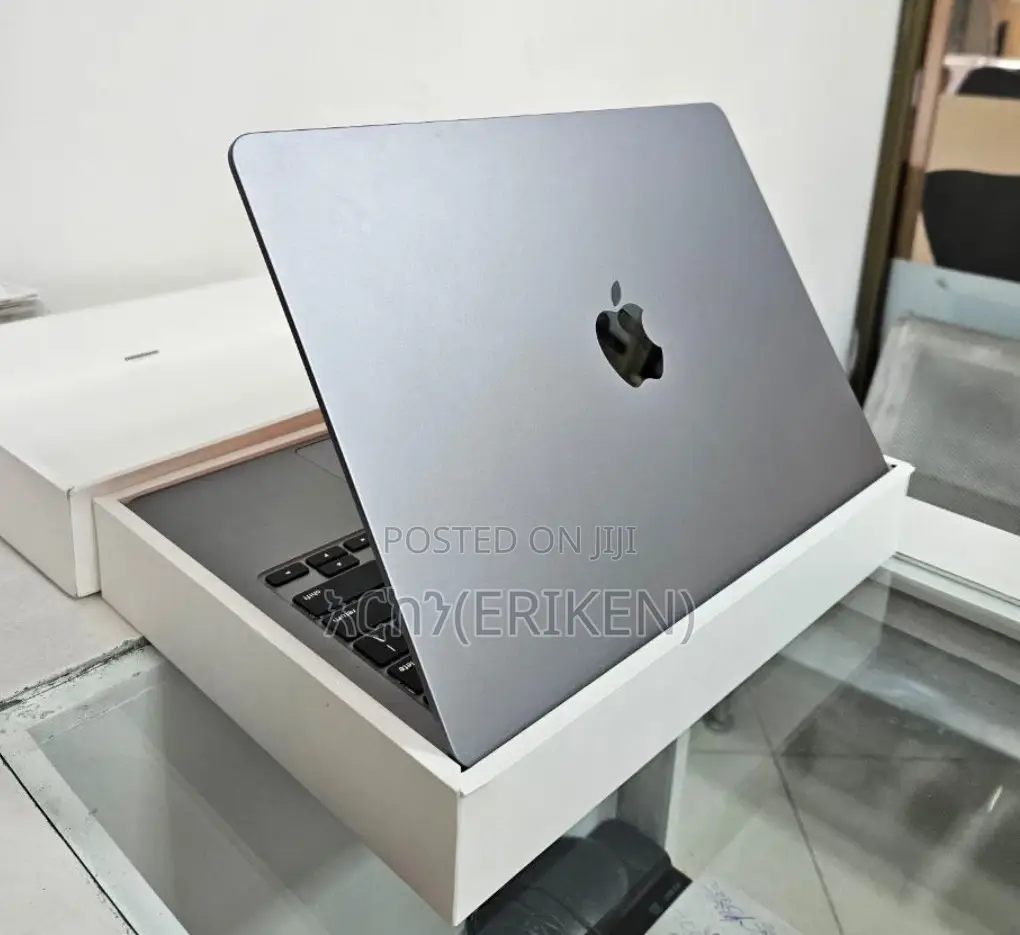 New Laptop Apple MacBook Air 2023 M2 8GB Apple M2 SSD 256GB