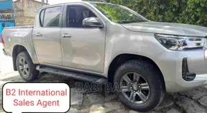New Toyota Hilux 2022 Silver