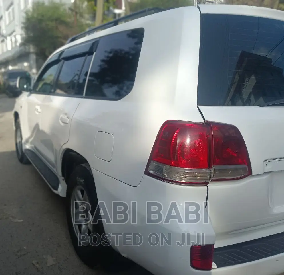 Toyota Land Cruiser 2008 White