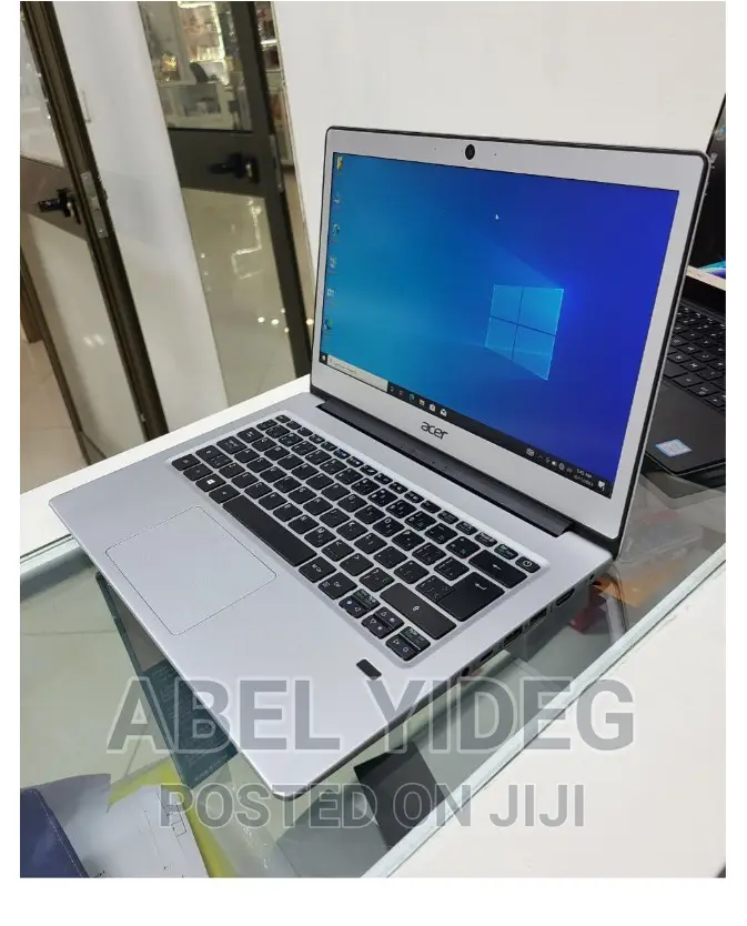 New Laptop Acer Swift 1 4GB Intel Core 2 Quad SSD 128GB