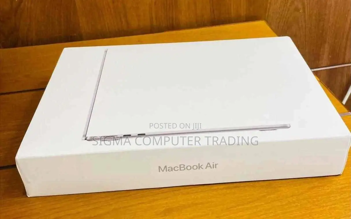 New Laptop Apple MacBook Air 2022 M2 8GB Apple M2 Ultra SSD 256GB