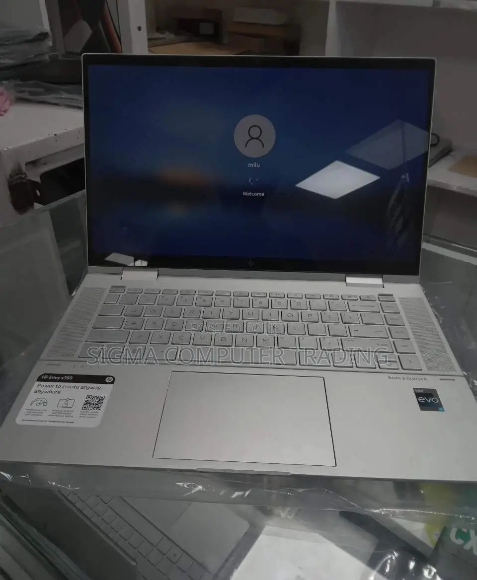 New Laptop HP Envy X360 8GB Intel Core I5 SSD 512GB