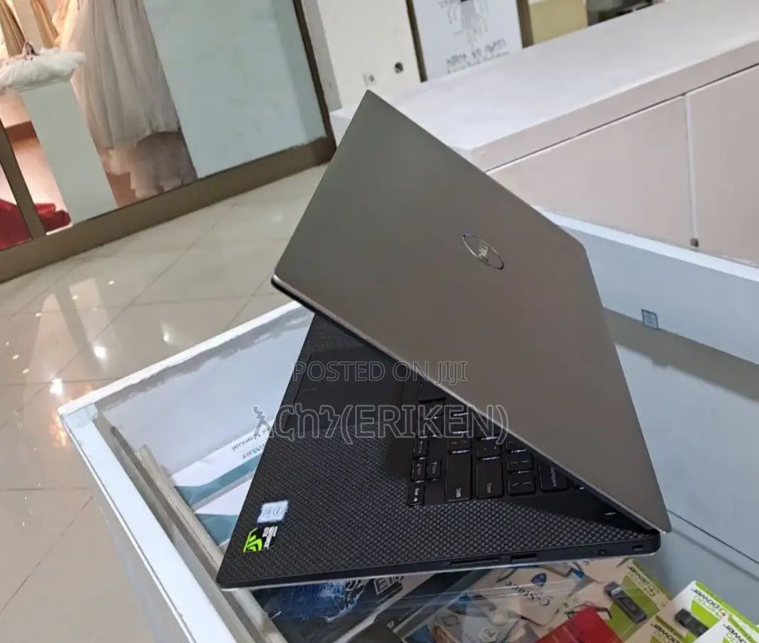 New Laptop Dell Precision 5530 16GB Intel Core I7 SSD 512GB