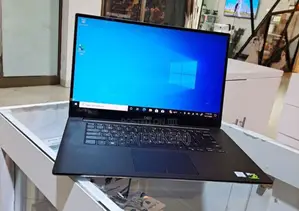 New Laptop Dell Precision 5530 16GB Intel Core I7 SSD 512GB