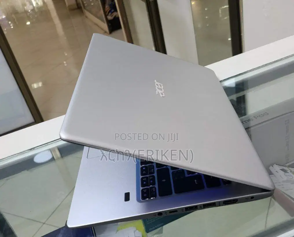 New Laptop Acer Swift 7 4GB Intel Core 2 Quad SSD 128GB