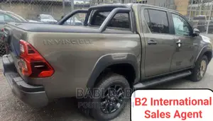 Photo - New Toyota Hilux 2023 Gray