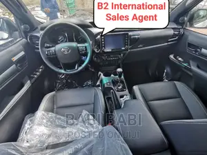 New Toyota Hilux 2023 Gray