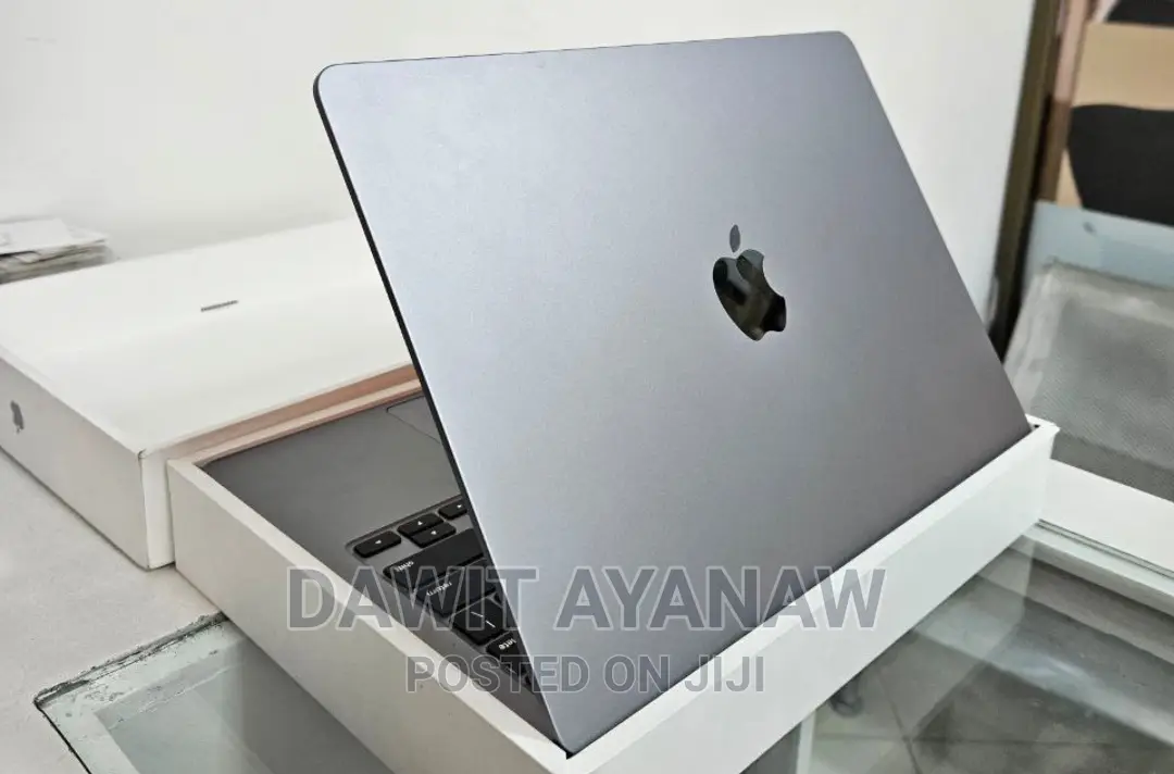 New Laptop Apple MacBook Air 2023 M2 8GB Apple M2 SSD 256GB